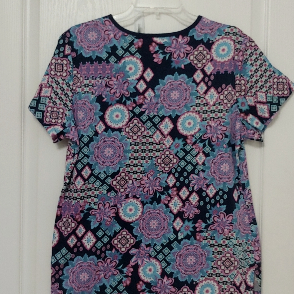 Med Couture Medical Nursing Scrub Top. Size Large. Purple/ Blue